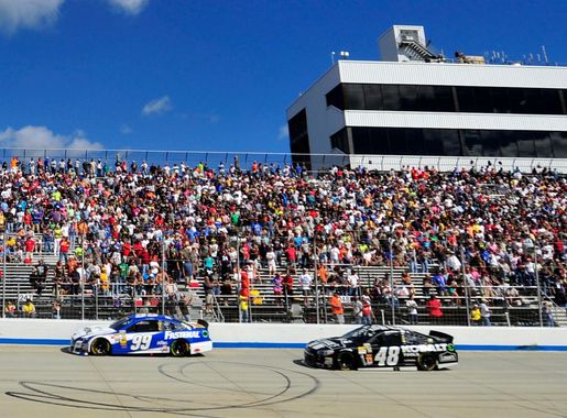 Team Dover helps make NASCAR weekend successful > 512th Airlift Wing >  Article Display