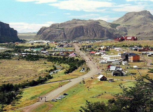 File:Panorámica de El Chaltén, Santa Cruz, Argentina - panoramio.jpg -  Wikimedia Commons