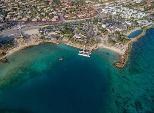 File:Jan Thiel Beach Curacao (213574245).jpeg - Wikimedia Commons