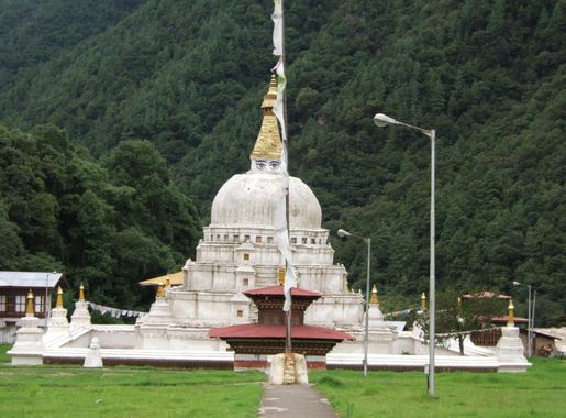 File:Chorten Kora 080720.JPG - Wikimedia Commons