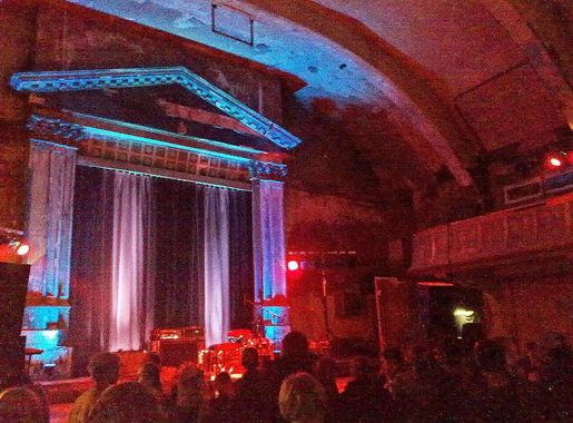 File:UT Connewitz - interior and stage.jpg - Wikimedia Commons