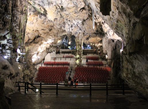 File:St Michael's Cave, Gibraltar 6.JPG - Wikimedia Commons