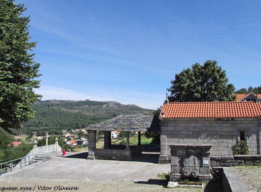 File:Capela de São Bartolomeu - Bilhó - Portugal (50283770432).jpg -  Wikimedia Commons
