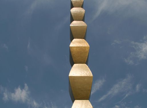 Datei:Romania 20060512 - Tirgu Jiu - Coloana fara sfarsit 02.jpg – Wikipedia