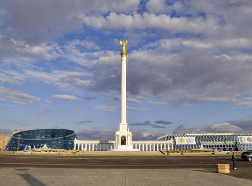 Файл:Kazakh Eli monument.JPG — Википедия