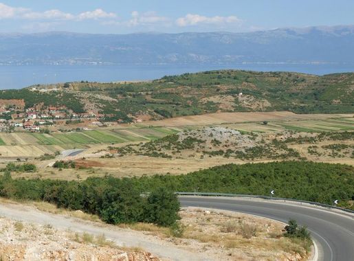 File:Albania - Lin and Ohrid Lake.JPG - Wikimedia Commons