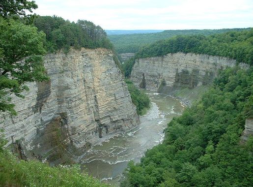 File:Letchworth State Park Gorge.JPG - Wikimedia Commons