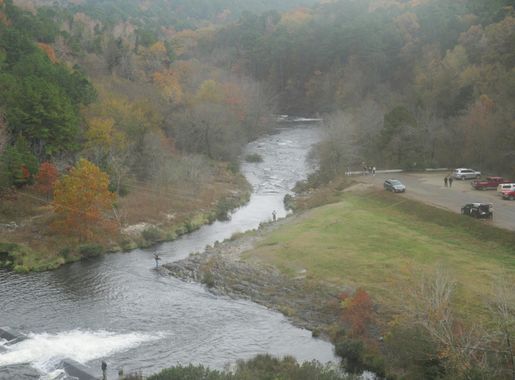 File:Broken Bow Lake spillway overlook IMG 8537.JPG - Wikimedia Commons