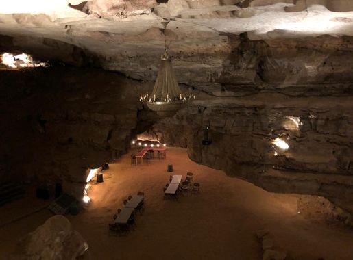 File:Volcano Room of Cumberland Caverns.png - Wikimedia Commons