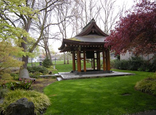 File:Seattle Center - Kobe Bell 03.jpg - Wikimedia Commons