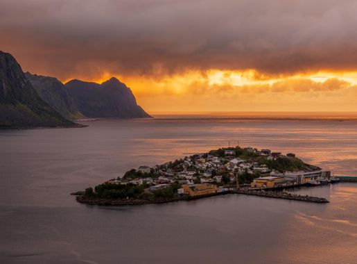 File:Husøy during overcast sunset in Senja, Troms og Finnmark, Norway, 2022  August.jpg - Wikimedia Commons