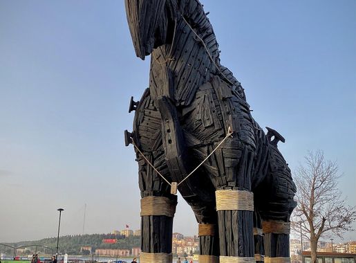 File:Çanakkale, Turkey - Trojan Horse, March 2022.jpg - Wikimedia Commons