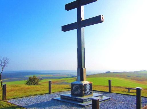 Fichier:Memorial 39 45 mont st pierre Villers Stoncourt.JPG — Wikipédia