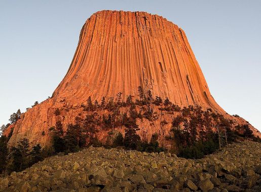 File:Devils Tower at sunset, Wyoming USA.jpg - Wikimedia Commons