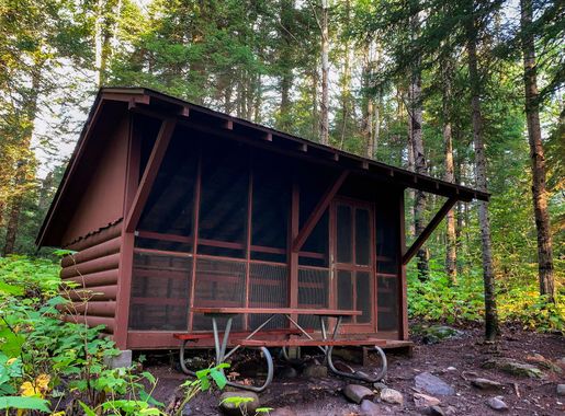 File:Daisy Farm Campground Shelter at Isle Royale National Park  (49052093422).jpg - Wikimedia Commons