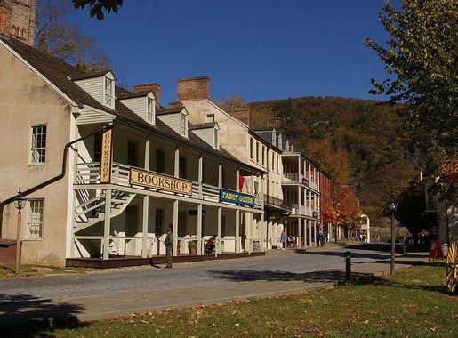 File:HarpersFerryShenandoahStreet.jpg - Wikimedia Commons