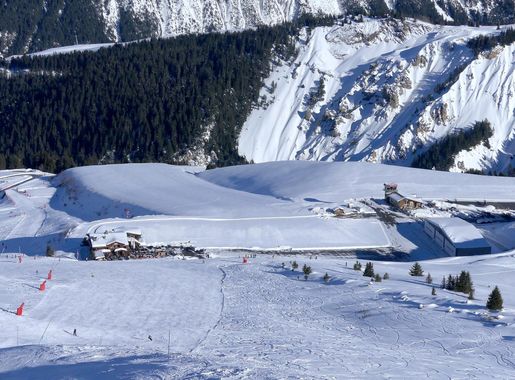 File:Altiport de Courchevel enneigé (décembre 2019) 2.JPG - Wikimedia  Commons