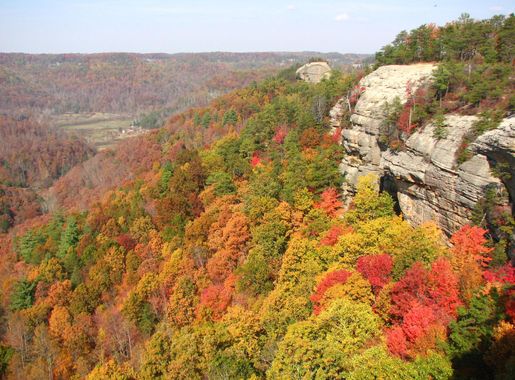File:Courthouse Rock Kentucky.jpg - Wikimedia Commons