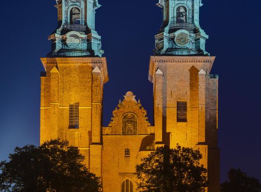 File:Catedral de Gniezno, Gniezno, Polonia, 2014-09-20, DD 45-47 HDR.jpg -  Wikimedia Commons