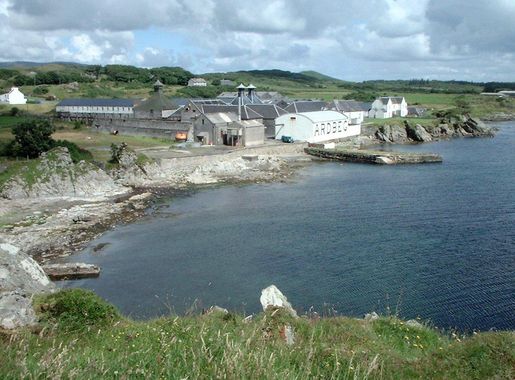 File:Ardbeg across bay - Canthusus.JPG - Wikimedia Commons