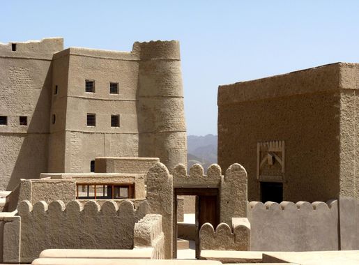 File:Bahla Fort in Oman 8.JPG - Wikimedia Commons
