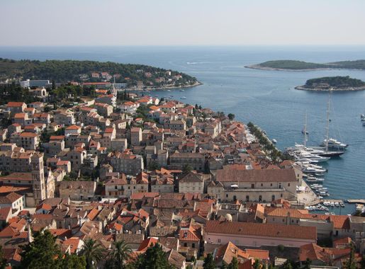 File:Hvar zentrum.JPG - Wikimedia Commons