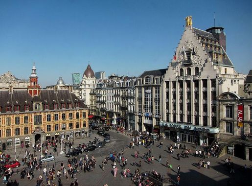 File:Lille grand place.JPG - Wikimedia Commons