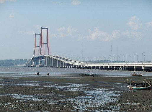 File:Suramadu Bridge 5.JPG - Wikimedia Commons