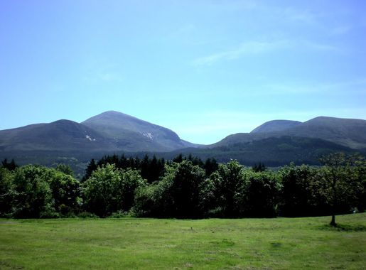 File:Mourne Mountains viewed from Donard Park.JPG - Wikimedia Commons