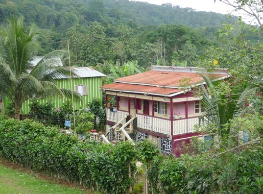 File:Habitations à São João dos Angolares (São Tomé) (6).jpg - Wikimedia  Commons