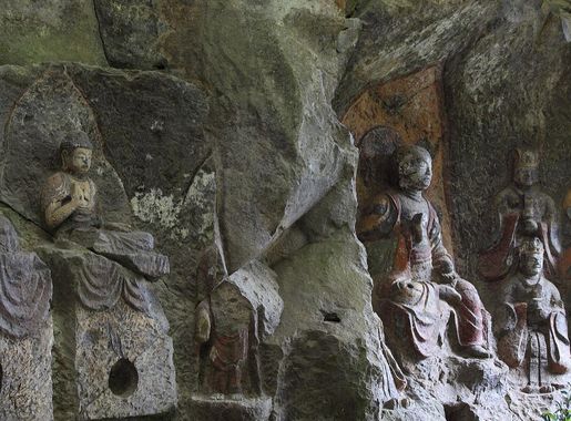 File:Usuki Stone Buddas56.jpg - Wikimedia Commons