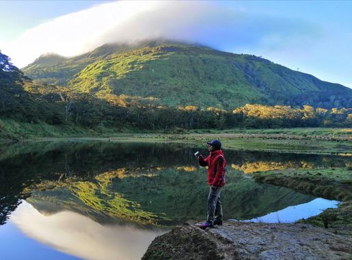 File:Mt. Apo at Lake Venado.jpg - Wikimedia Commons