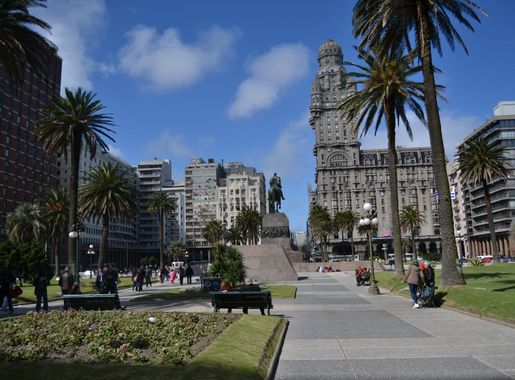 Archivo:PLAZA INDEPENDENCIA.JPG - Wikipedia, la enciclopedia libre