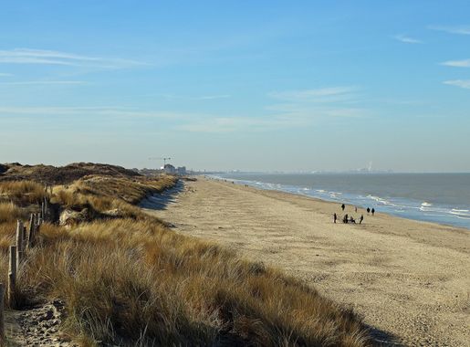 File:De Panne Beach R04.jpg - Wikimedia Commons