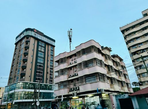 File:Uhuru road 2, Ilala ward, Ilala District, Dar es Salaam.jpg -  Wikimedia Commons