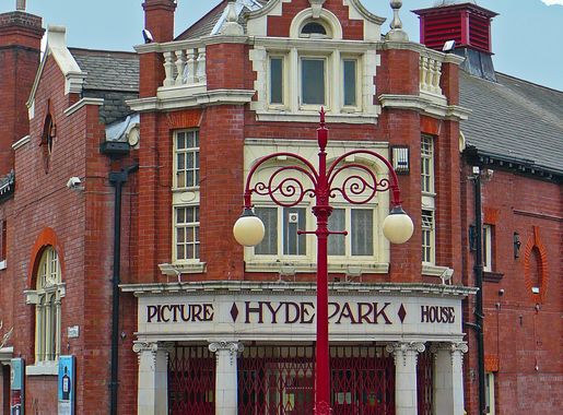 File:Hyde Park Picture House (2427939907).jpg - Wikimedia Commons