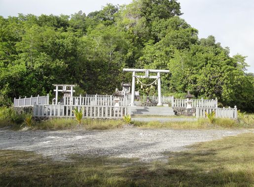 File:Japanese World War II Memorial at Peleliu.JPG - Wikimedia Commons