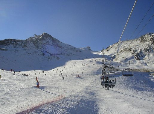 File:Estació d'esquí Pas de la Casa, Andorra, 2006.JPG - Wikimedia Commons