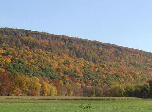 File:Talcott Mountain Fall.jpg - Wikimedia Commons