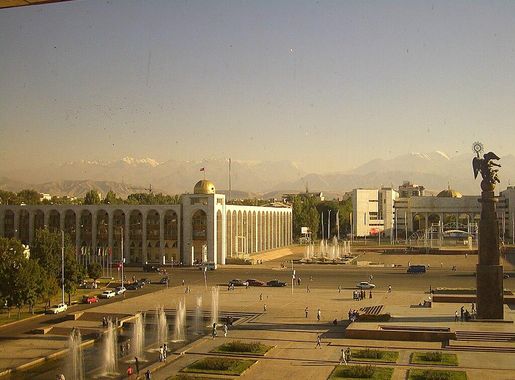 File:E7903-Bishkek-Ala-Too-Square.jpg - Wikimedia Commons
