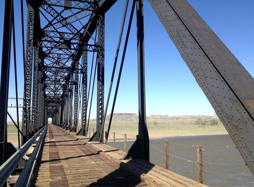 File:Yellowstone River Bridge near Terry.JPG - Wikipedia