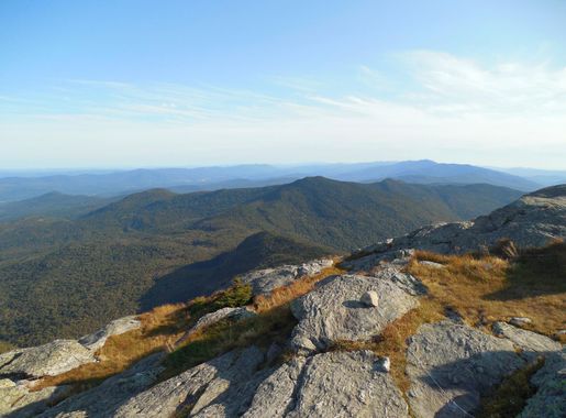 File:CamelsHumpSummit Southward1 20170902.jpg - Wikimedia Commons