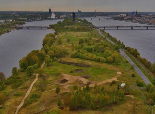 File:Riga Fernsehturm Blick von der Aussichtsplattform auf die Daugavainsel  1.JPG - Wikimedia Commons