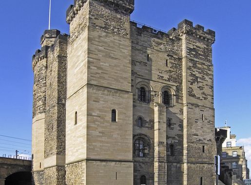 File:Newcastle schloss.jpg - Wikipedia