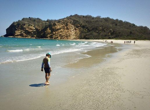 File:Niño en la playa los Frailes.JPG - Wikimedia Commons