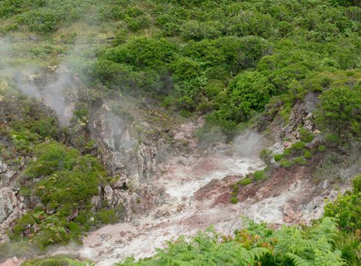 File:Furnas do Enxofre, Angra do Heroísmo, isla de Terceira, Azores,  Portugal, 2020-07-25, DD 38.jpg - Wikimedia Commons