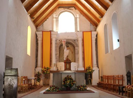 Archivo:Iglesia-san-lorenzo-interior-2.jpg - Wikipedia, la enciclopedia  libre