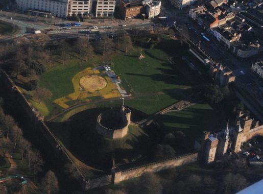 File:Aerial view of Cardiff Castle.jpg - Wikipedia