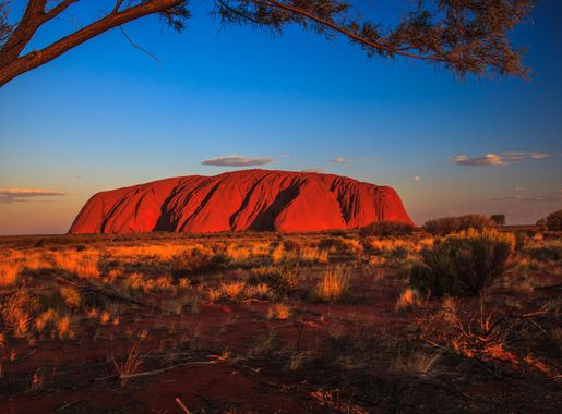 File:Uluru sunset - (13113209863).jpg - Wikimedia Commons