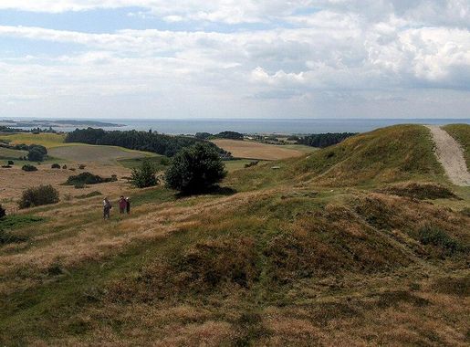 File:Trehoje i Mols Bjerge.jpg - Wikimedia Commons